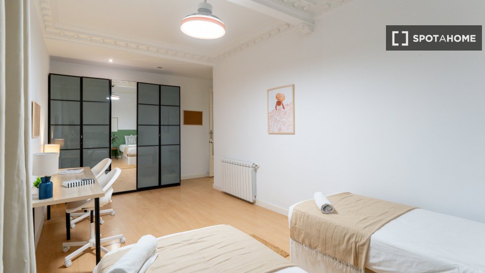 Double room Madrid, 4 beds — photo 1