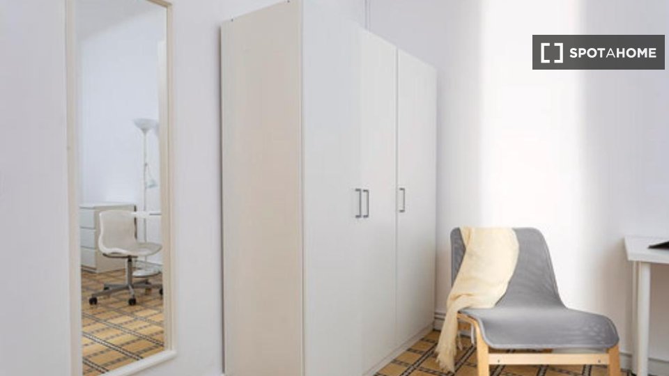 Double room Barcelona, 4 beds, 75m² — photo 19