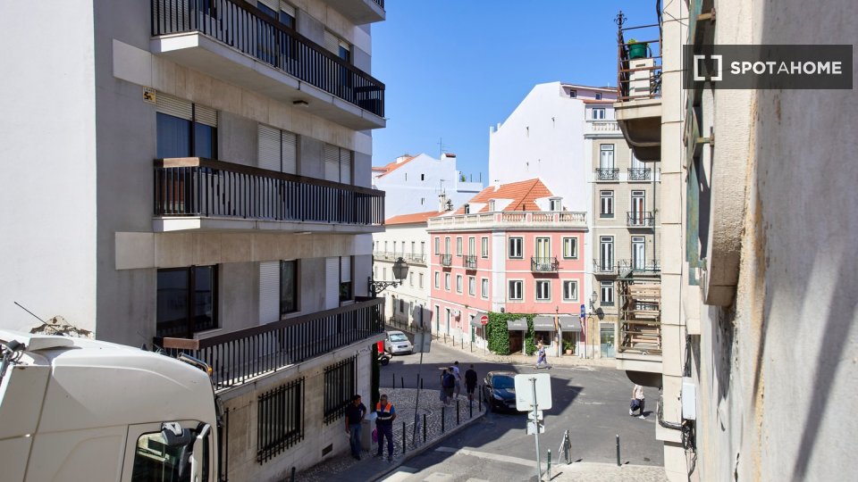 Double room Lisbon, 4 beds — photo 32