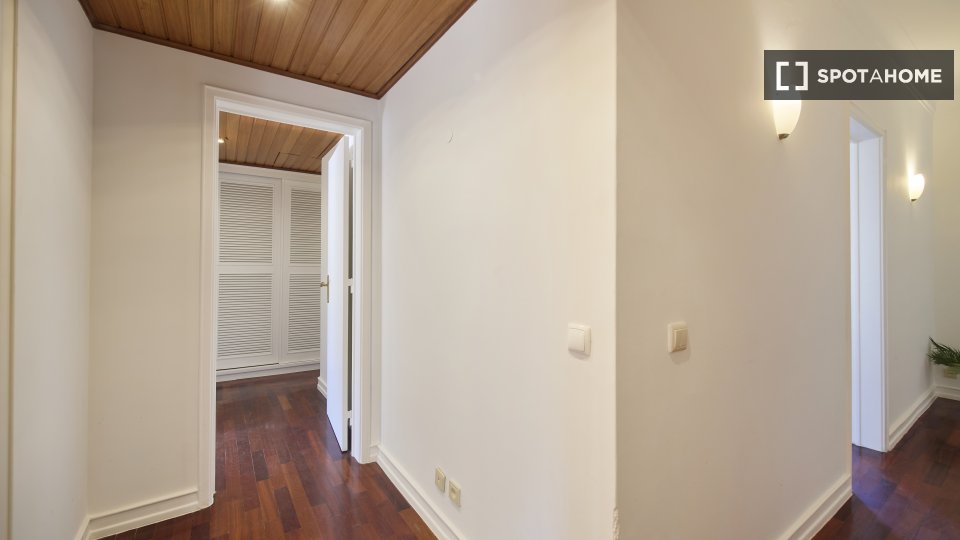 Double room Lisbon, 5 beds — photo 7