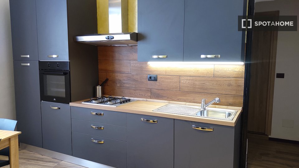 Double room Turin, 3 beds, 90m² — photo 17