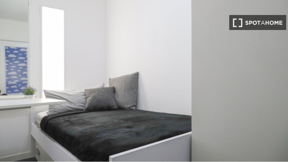 Double room Madrid, 7 beds, 115m² — photo 1