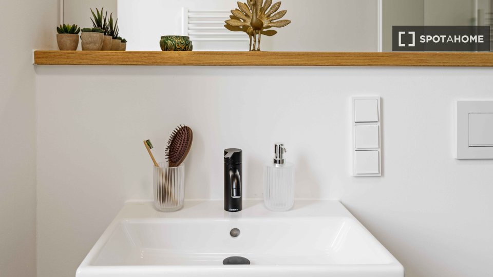 Double room Munich, 4 beds, 97m² — photo 14