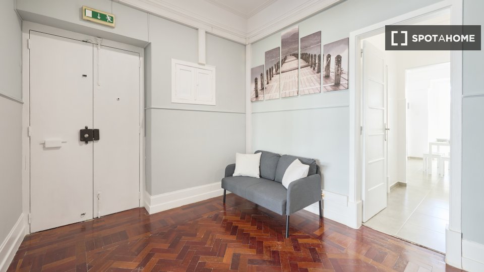 Double room Lisbon, 16 beds — photo 18