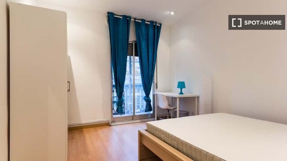 Double room Madrid, 6 beds, 200m² — photo 36