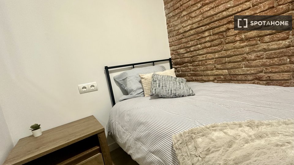 Double room Barcelona, 4 beds, 70m² — photo 14