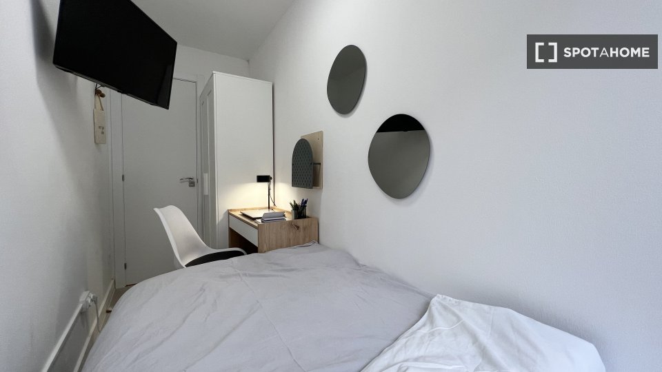 Double room Madrid, 5 beds — photo 6