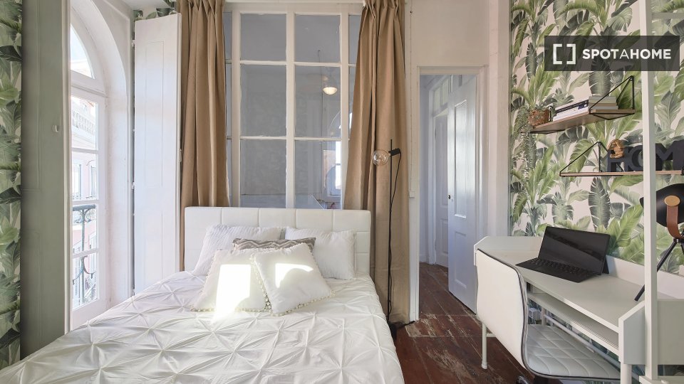Double room Lisbon, 13 beds — photo 12