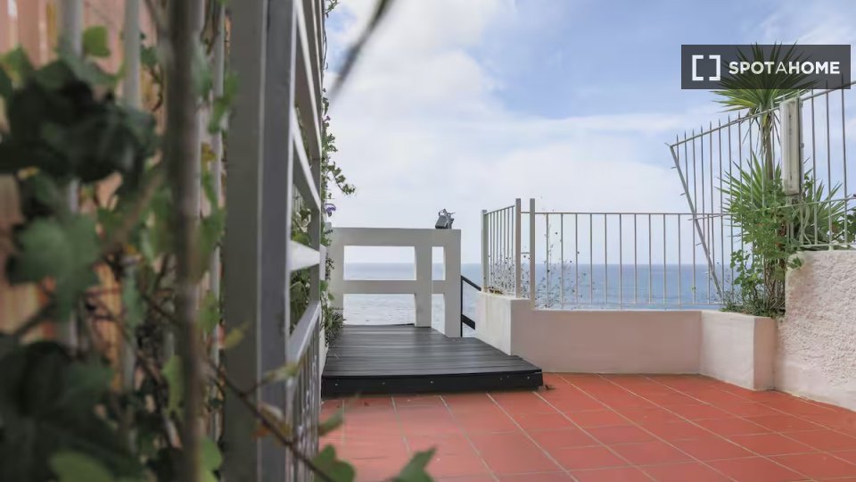 Apartment mono Lisbon — photo 14