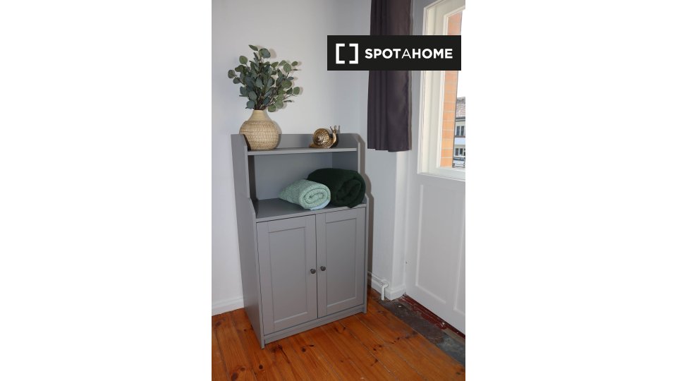 Double room Berlin, 3 beds, 61m² — photo 10