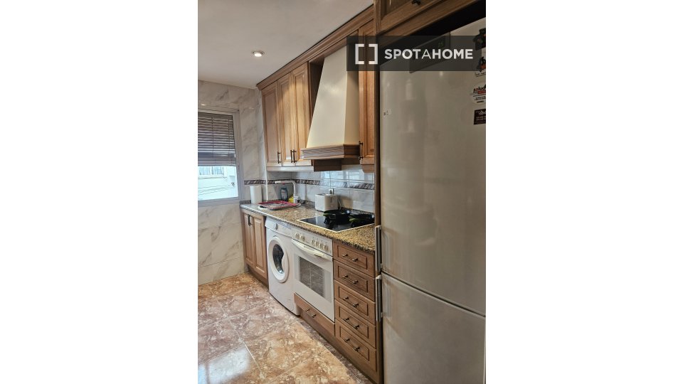 Double room Zaragoza, 4 beds, 92m² — photo 7