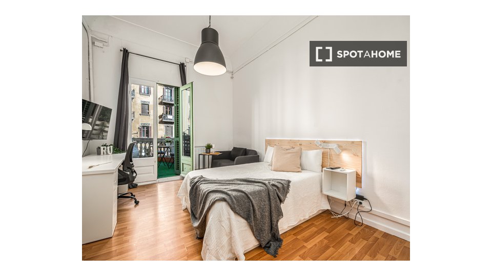 Double room Barcelona, 7 beds, 120m² — photo 1