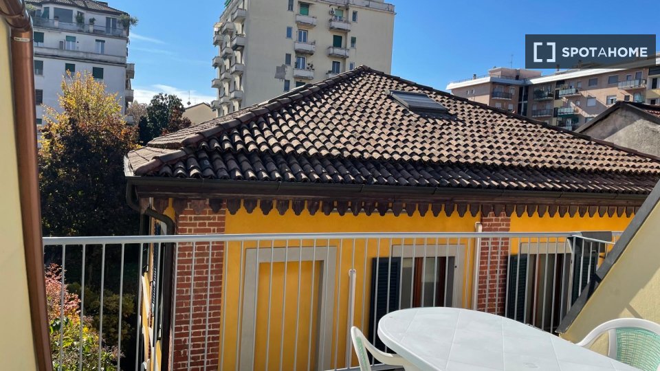 Double room Milan, 2 beds, 77m² — photo 5