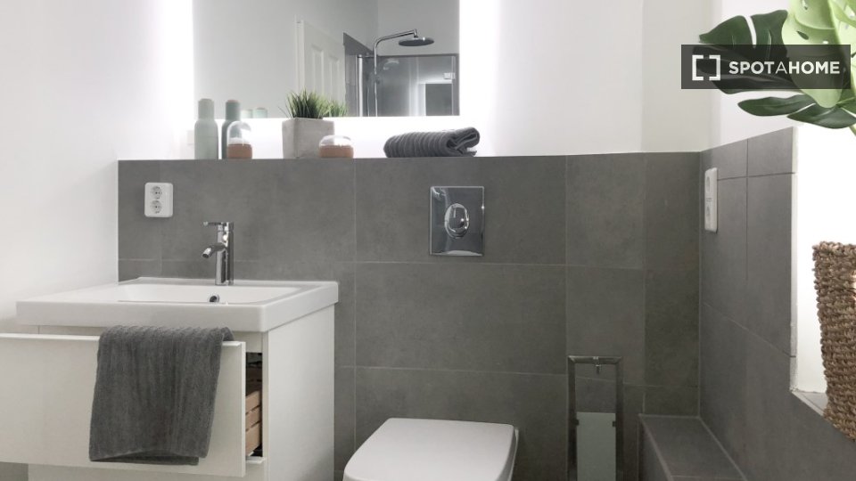 Apartment Berlin, 2 beds, 64m² — photo 3