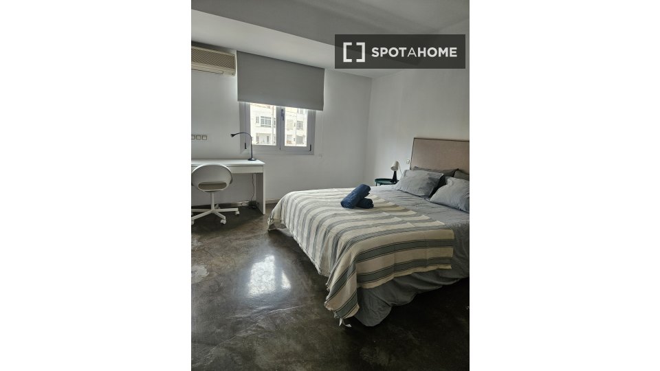 Double room Palma_De_Mallorca, 3 beds, 114m² — photo 2