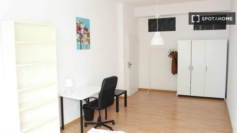 Double room Berlin, 6 beds, 158m² — photo 19