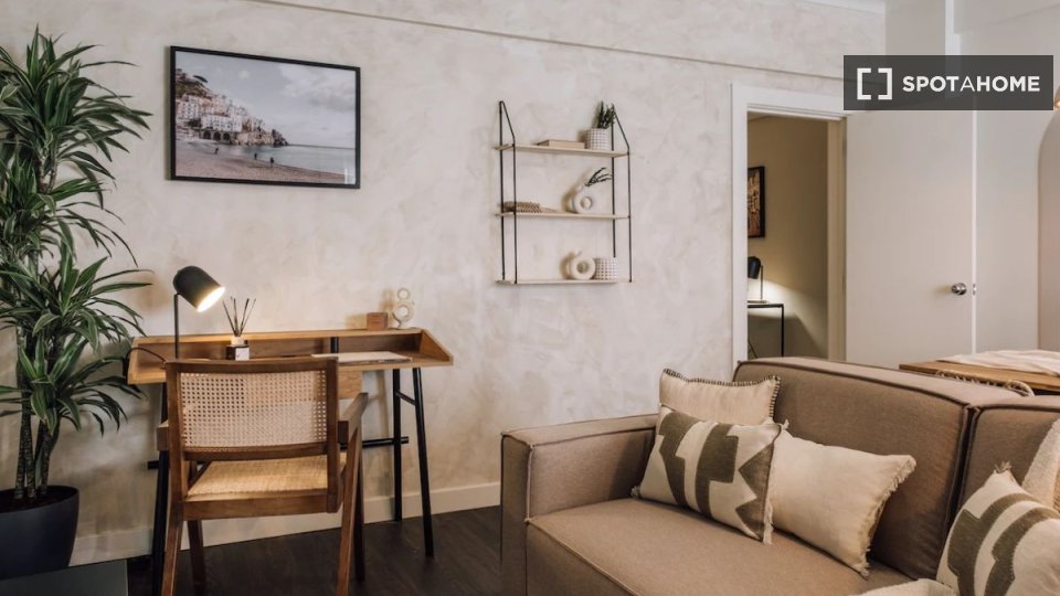 Apartment Lisbon, 1 bed — photo 5