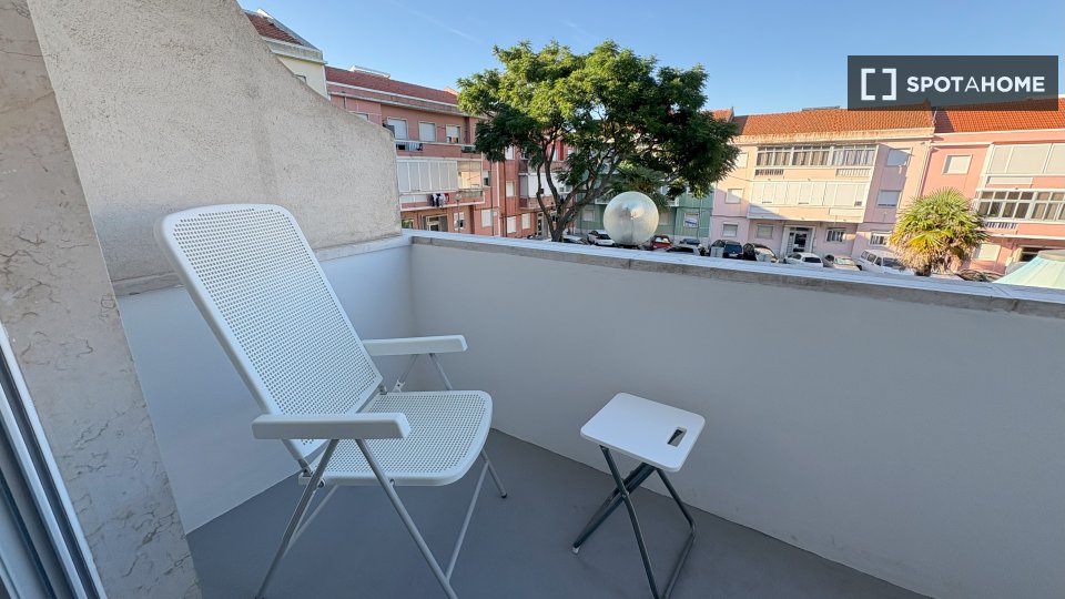 Double room Lisbon, 4 beds, 90m² — photo 12