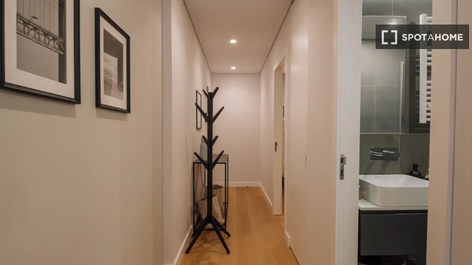 Apartment Lisbon, 2 beds — photo 14