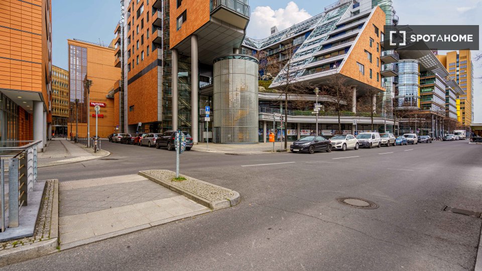 Double room Berlin, 4 beds, 123m² — photo 15