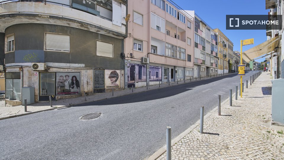 Apartment Lisbon, 1 bed — photo 17