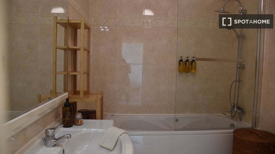 Apartment Lisbon, 2 beds, 100m² — photo 5