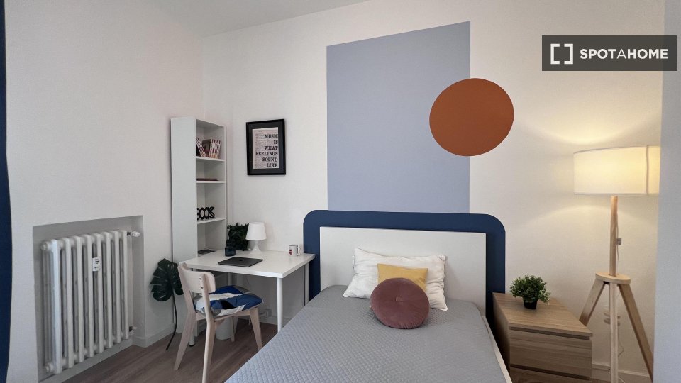 Double room Bologna, 3 beds — photo 12