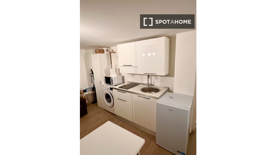 Apartment Milan, 1 bed, 30m² — photo 11