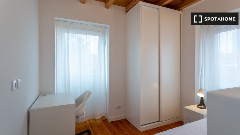 Apartment Lisbon, 4 beds, 75m² — photo 4