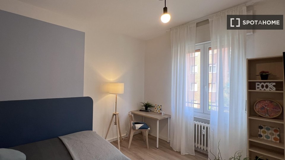 Double room Bologna, 3 beds — photo 10
