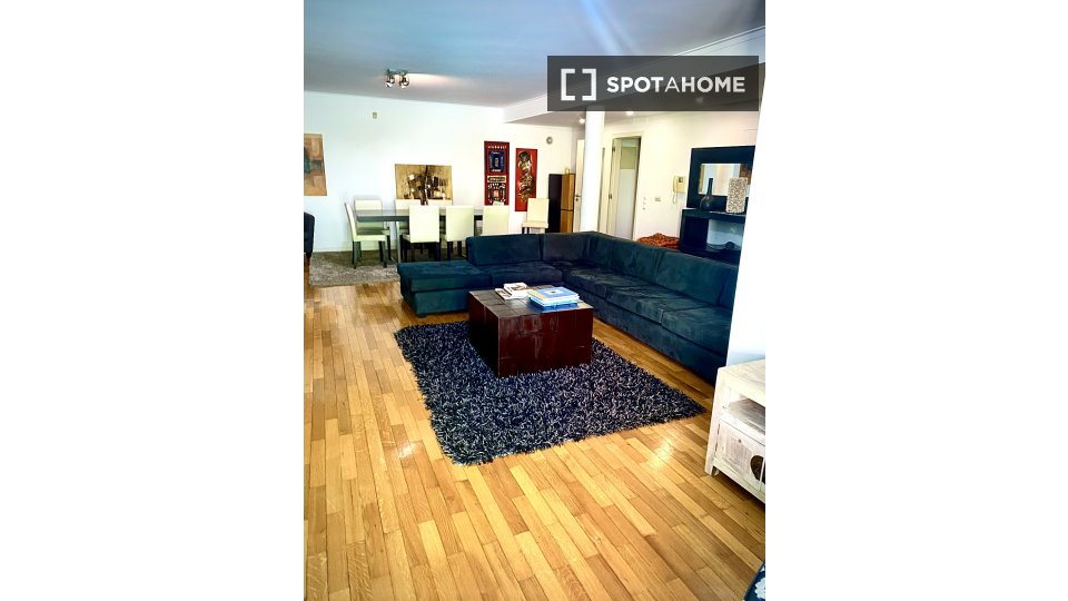 Apartment Lisbon, 3 beds, 160m² — photo 13