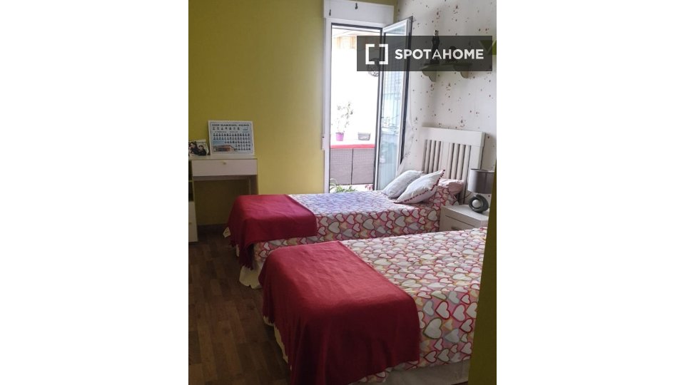 Double room Alicante, 2 beds — photo 27