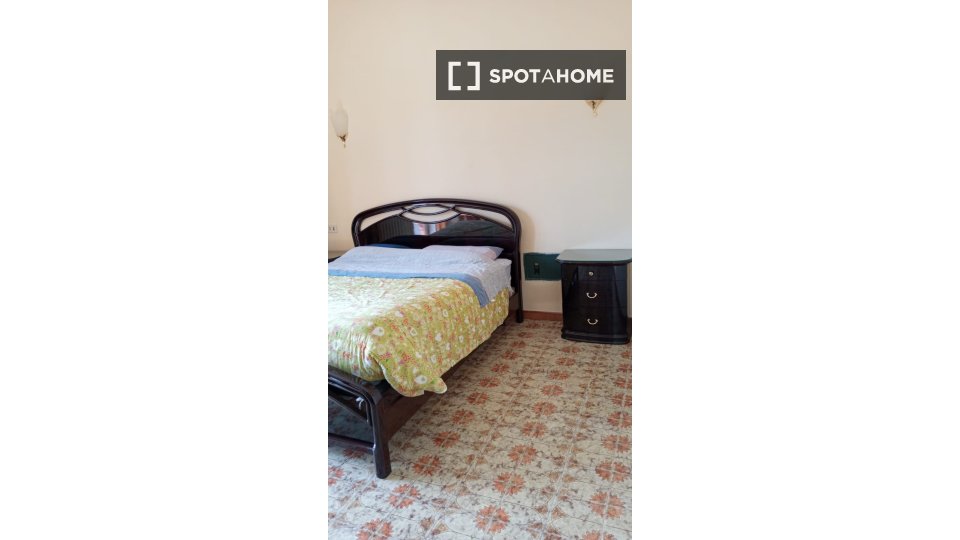 Double room Rome, 3 beds — photo 18