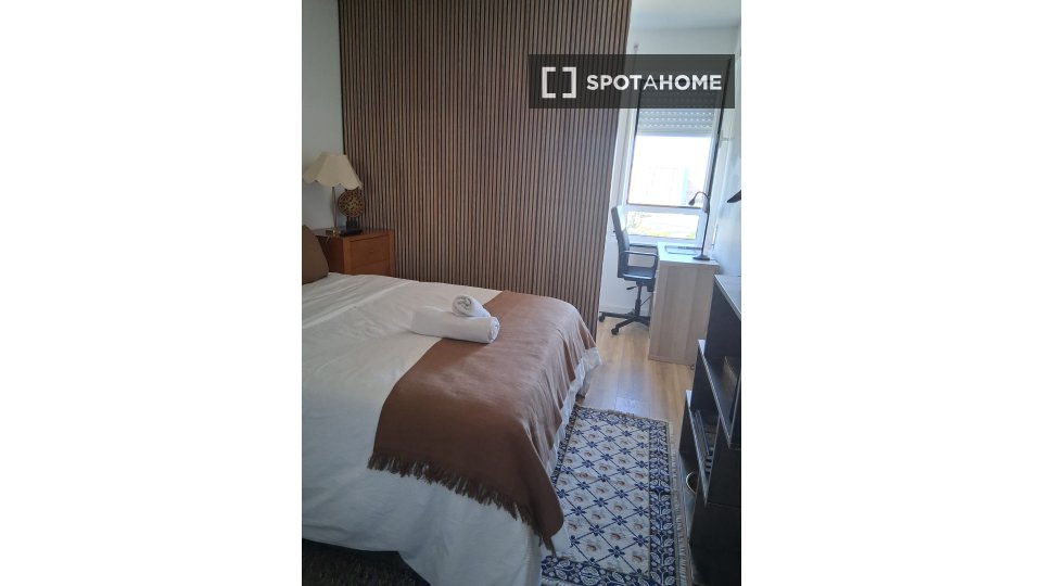 Double room Lisbon, 5 beds — photo 14