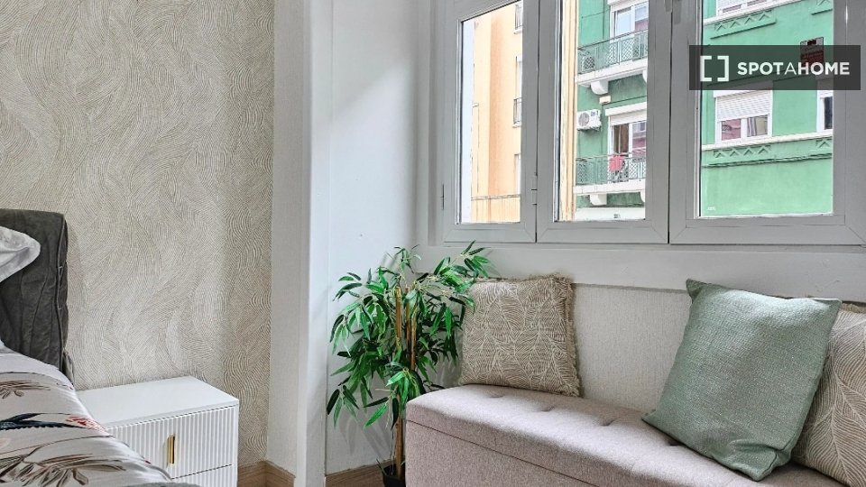 Double room Lisbon, 1 bed, 120m² — photo 2