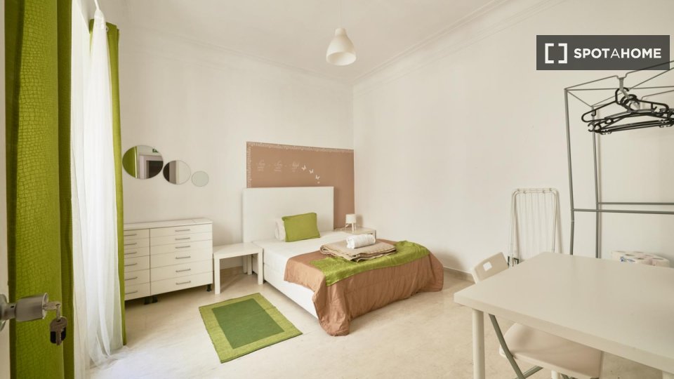 Double room Lisbon, 20 beds — photo 31