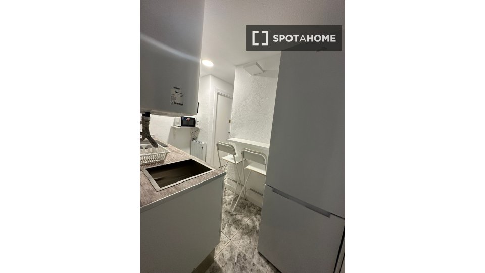 Double room Madrid, 5 beds — photo 8