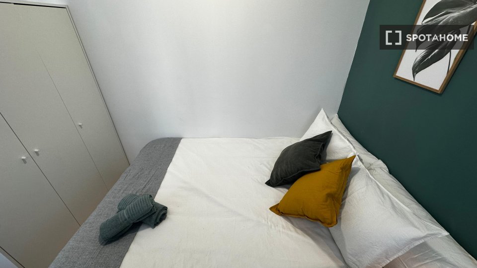 Double room Madrid, 3 beds, 60m² — photo 7
