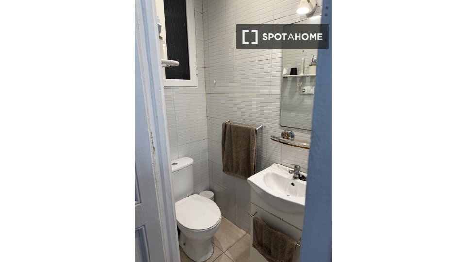 Double room Barcelona, 4 beds, 70m² — photo 4
