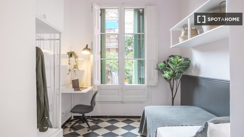 Double room Barcelona, 16 beds, 380m² — photo 2