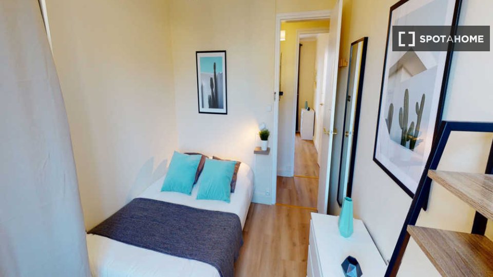 Double room Montpellier, 3 beds, 60m² — photo 1