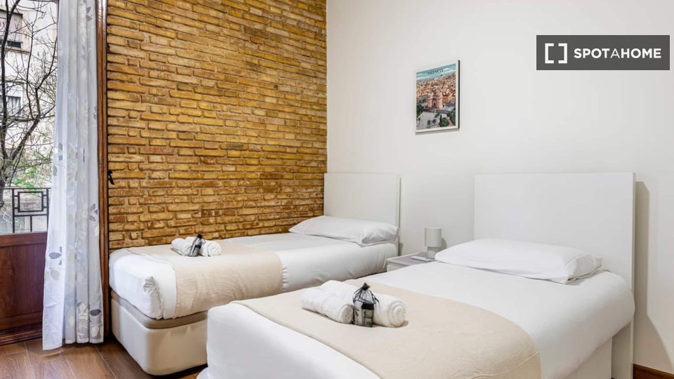 Piso en alquiler de 2 habitaciones en Arrancapins, Valencia