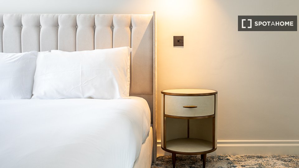 Apartment London, 2 beds — photo 14
