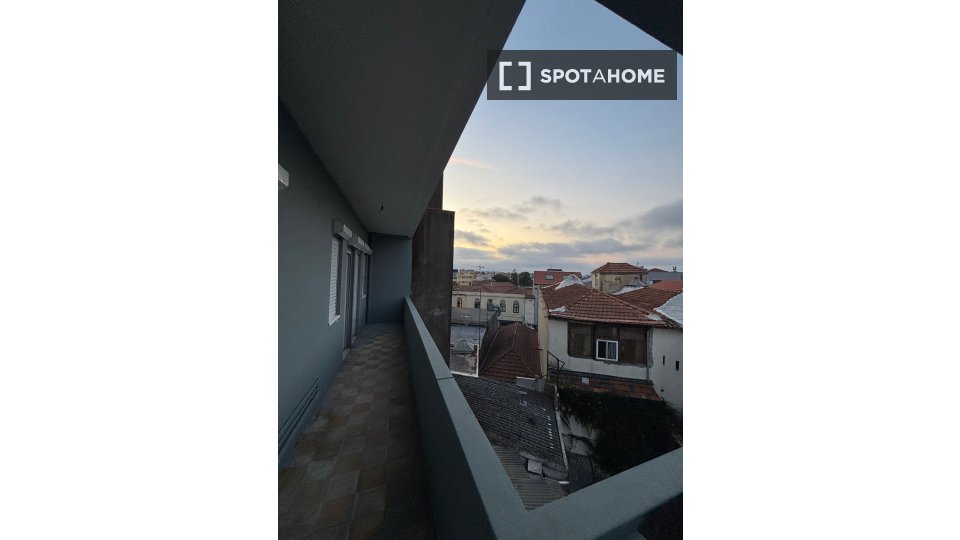 Double room Porto, 5 beds, 120m² — photo 1