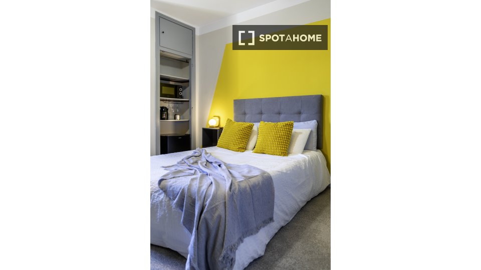 Double room Madrid, 7 beds, 157m² — photo 1