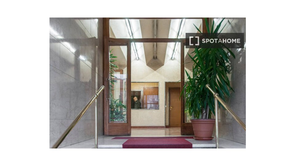 Apartment Milan, 1 bed, 80m² — photo 3