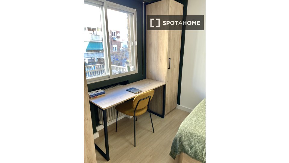 Double room Madrid, 12 beds — photo 28