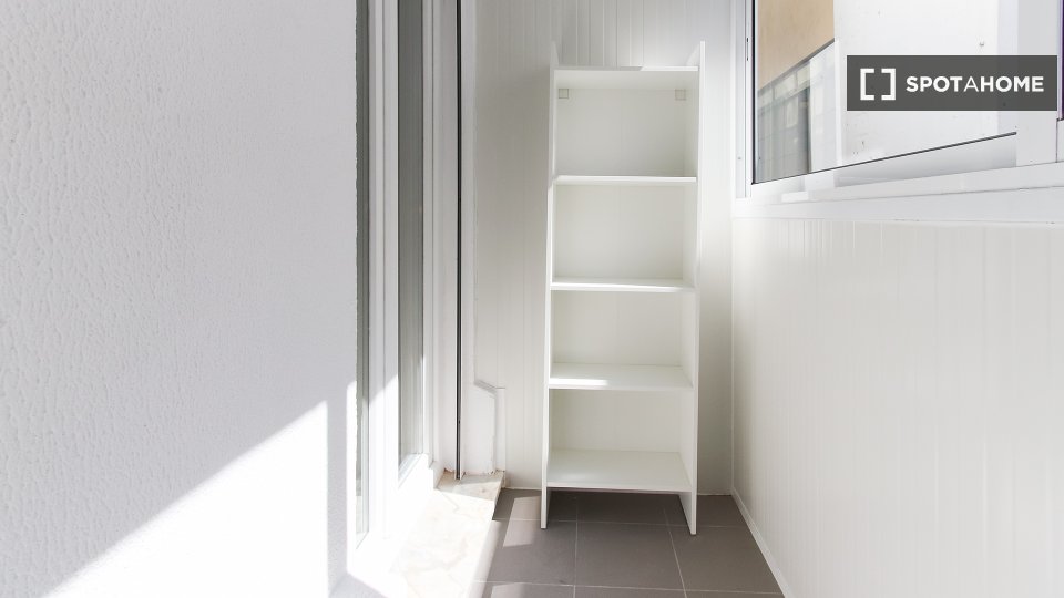 Double room Lisbon, 4 beds — photo 11