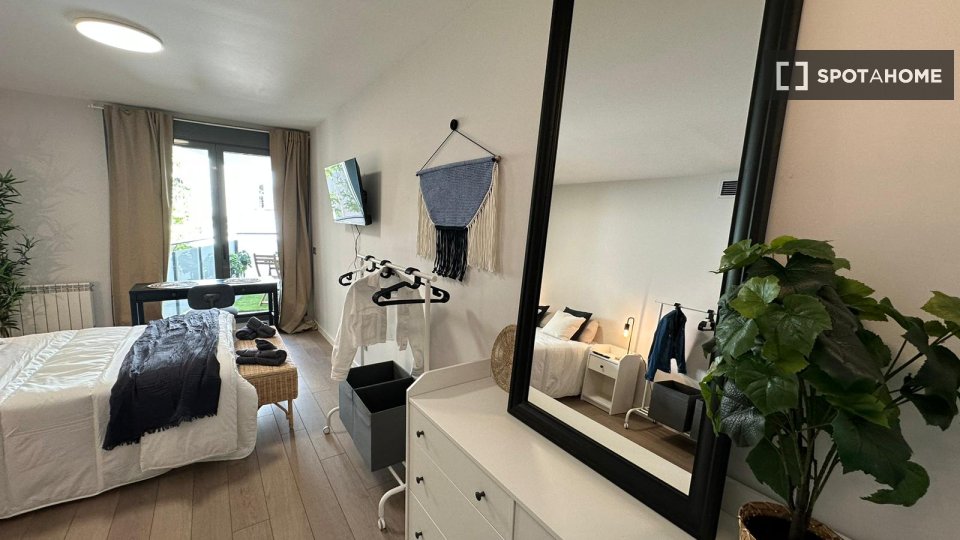 Double room Madrid, 4 beds, 116m² — photo 2