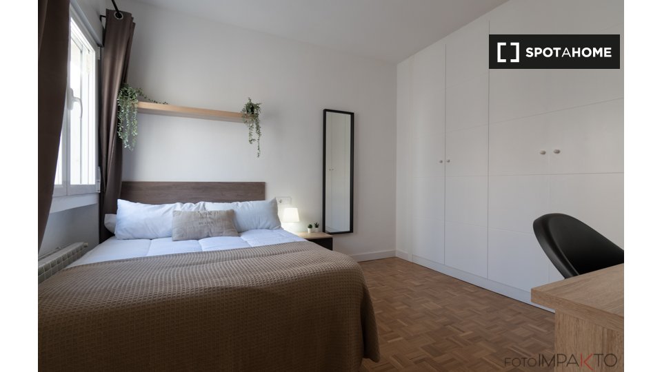 Double room Madrid, 6 beds, 140m² — photo 5